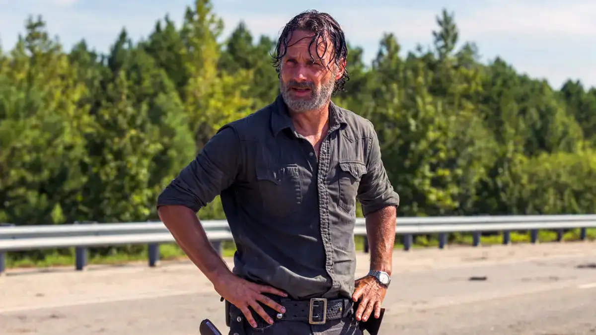 Los 8 mejores disfraces de series para Halloween que puedes hacer con ropa que ya tienes en casa 5 Rick Grimes de The Walking Dead